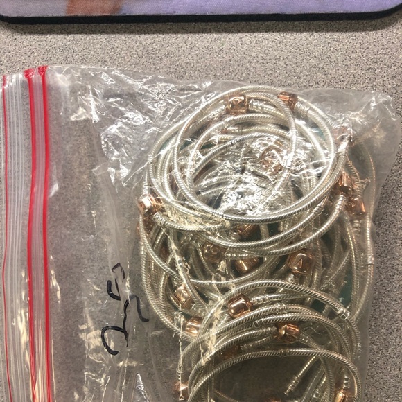 Pandora rings and bracelets - Picture 4 of 8